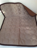 Tapis fraîcheur marron pour chien et chat, avec envers visible